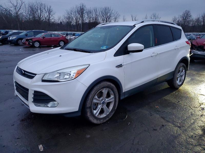 2016 FORD ESCAPE SE — VIN 1FMCU9GX4GUB86228