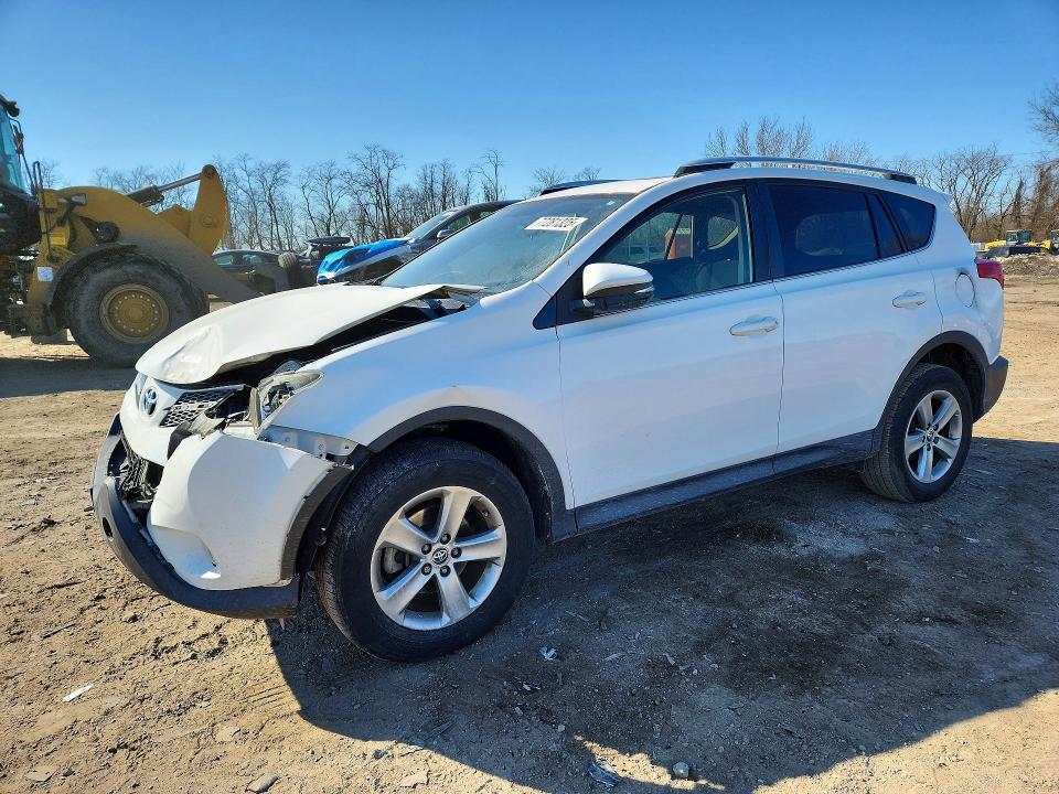 2015 TOYOTA RAV4 — VIN JTMRFREV5FD151710