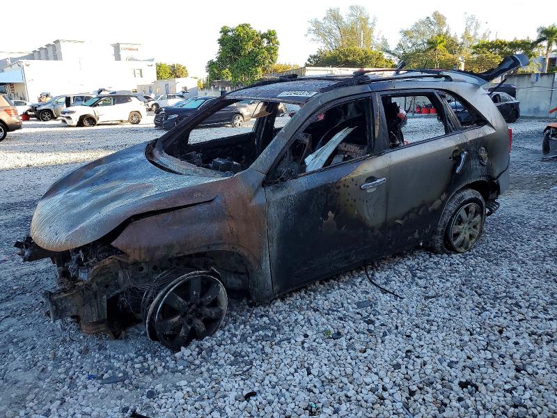 2013 KIA SORENTO LX — VIN 5XYKT3A68DG328013