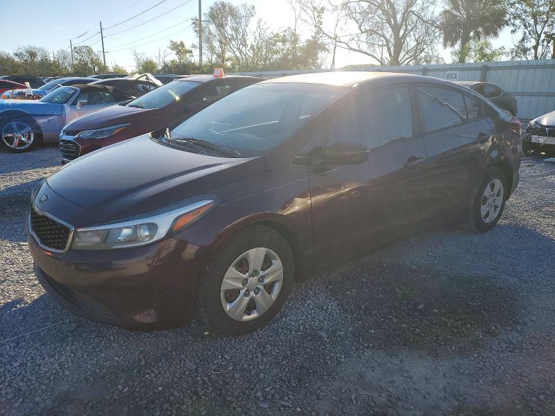 2017 KIA FORTE LX — VIN 3KPFK4A7XHE138414