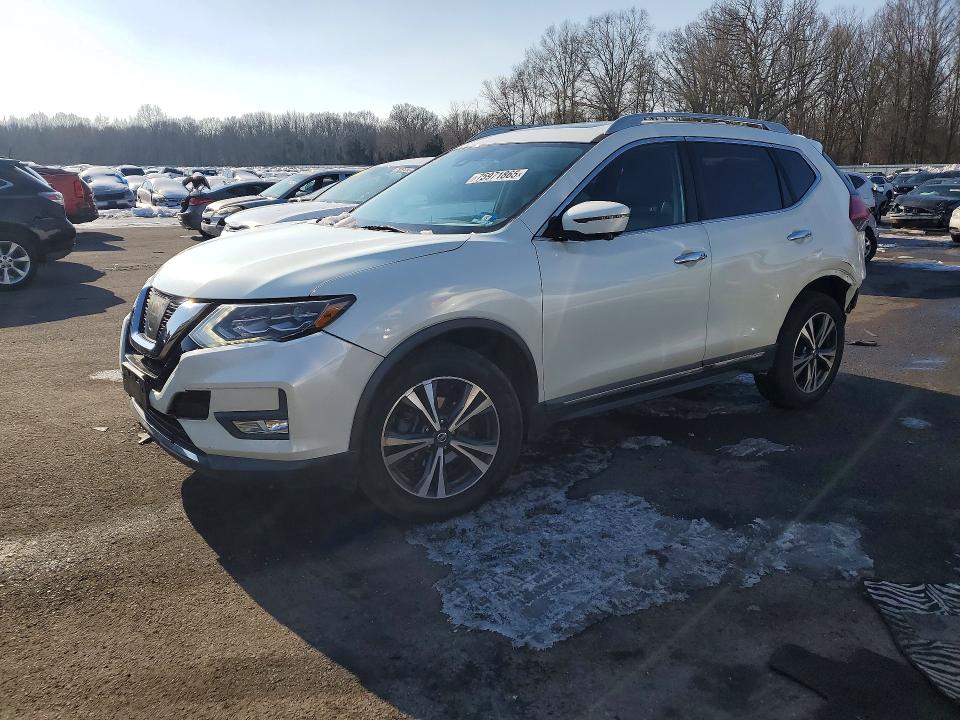 2017 NISSAN ROGUE — VIN 5N1AT2MV0HC801319