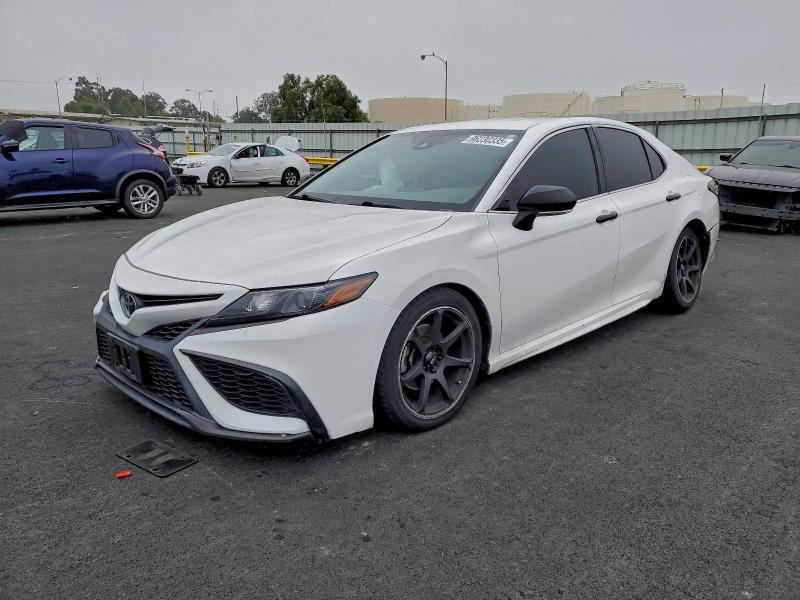 2022 TOYOTA CAMRY SE — VIN 4T1G11AK4NU690106