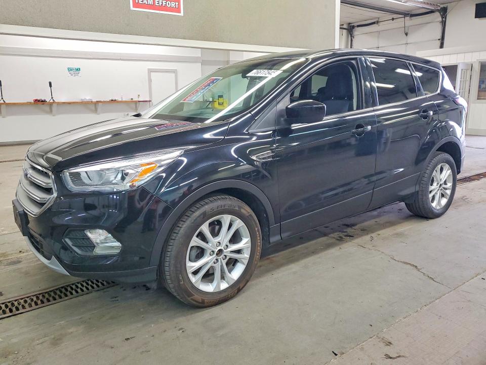 2017 FORD ESCAPE SE — VIN 1FMCU0GD7HUC74547