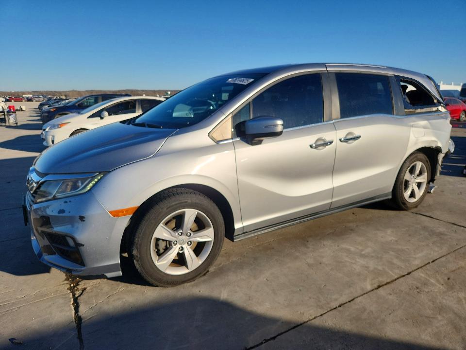 2018 HONDA ODYSSEY — VIN 5FNRL6H79JB098094