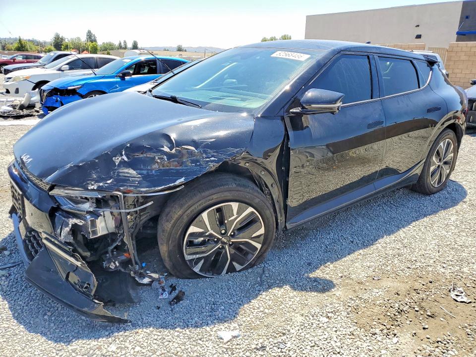 KNDC44LA5R5182596