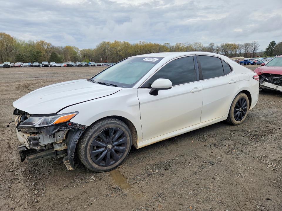 2018 TOYOTA CAMRY — VIN 4T1B11HKXJU590389