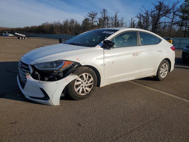 2018 HYUNDAI ELANTRA SE — VIN 5NPD74LF2JH301085