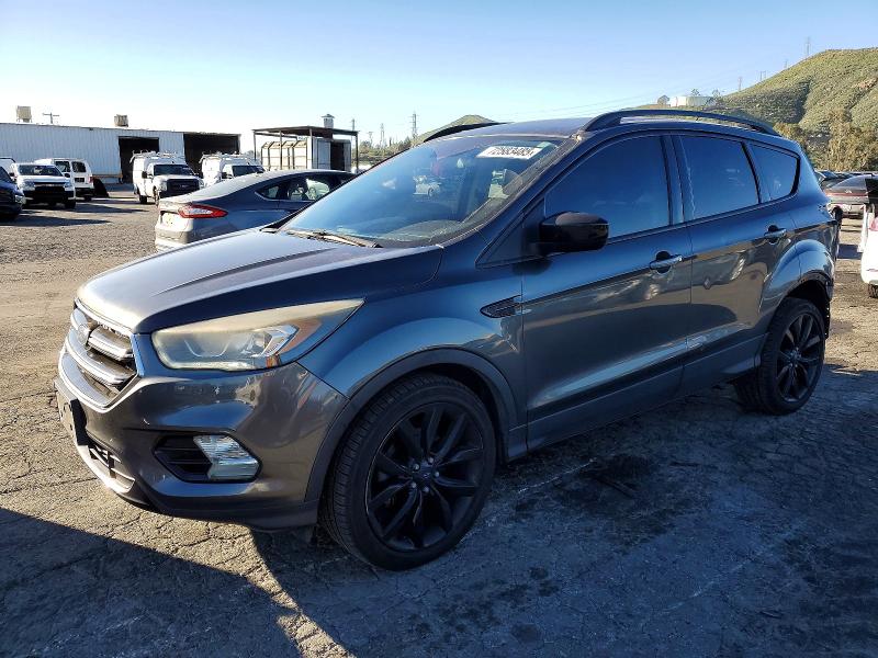 2017 FORD ESCAPE SE — VIN 1FMCU0GD1HUD93842