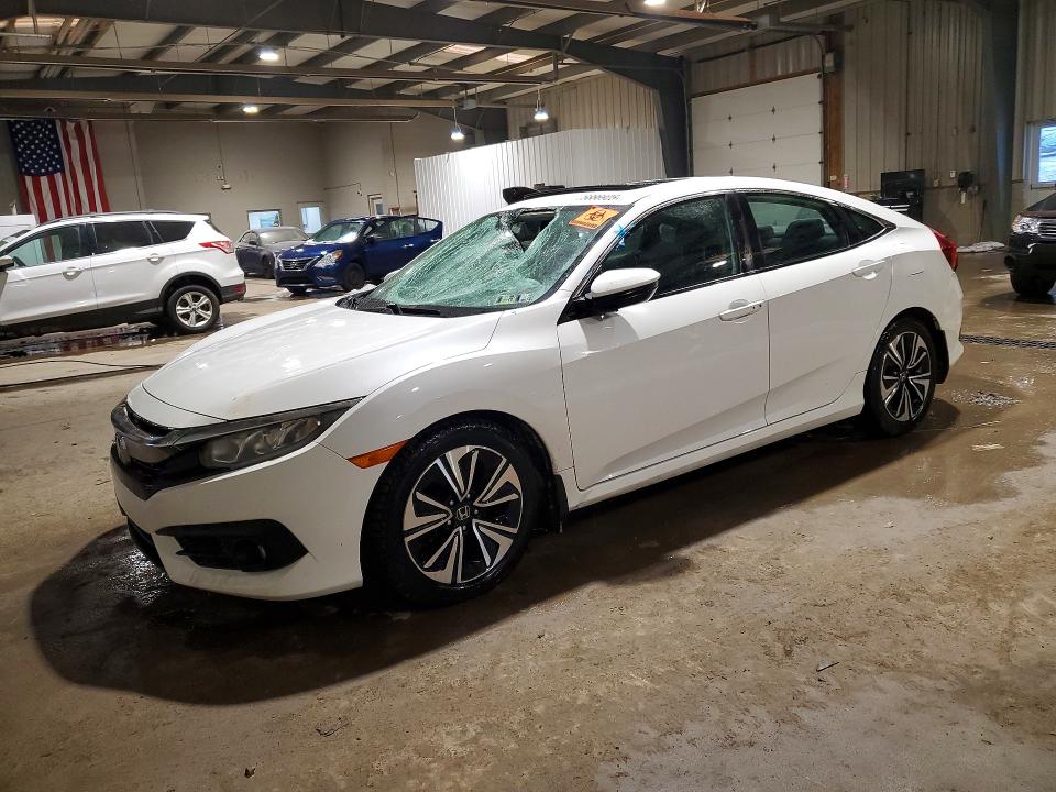 2017 HONDA CIVIC — VIN 2HGFC1F3XHH658202