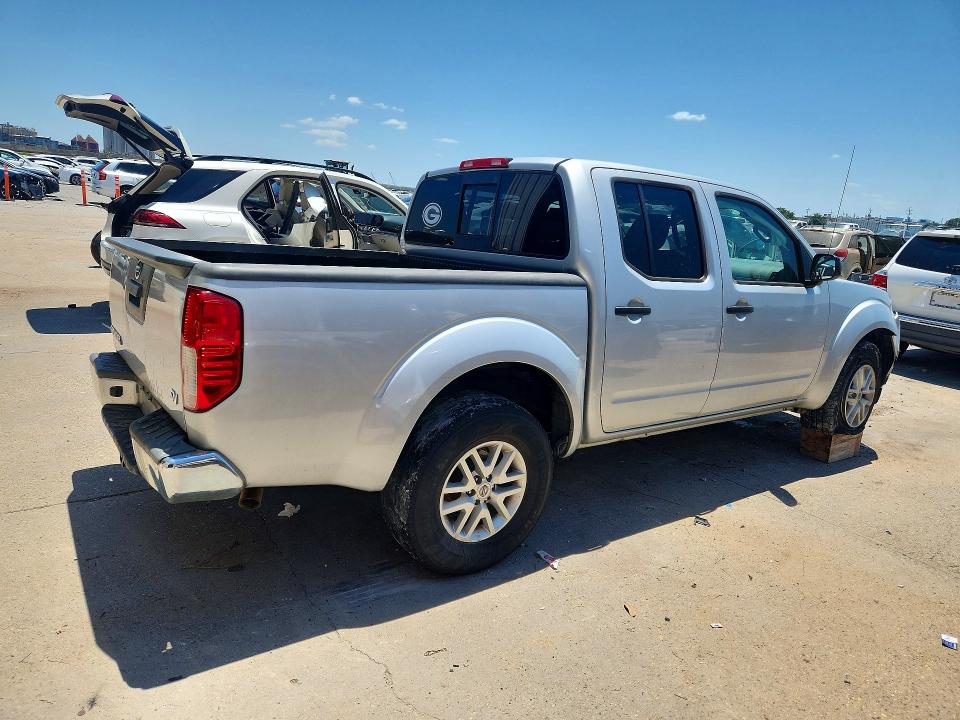 1N6AD0ER5KN732627