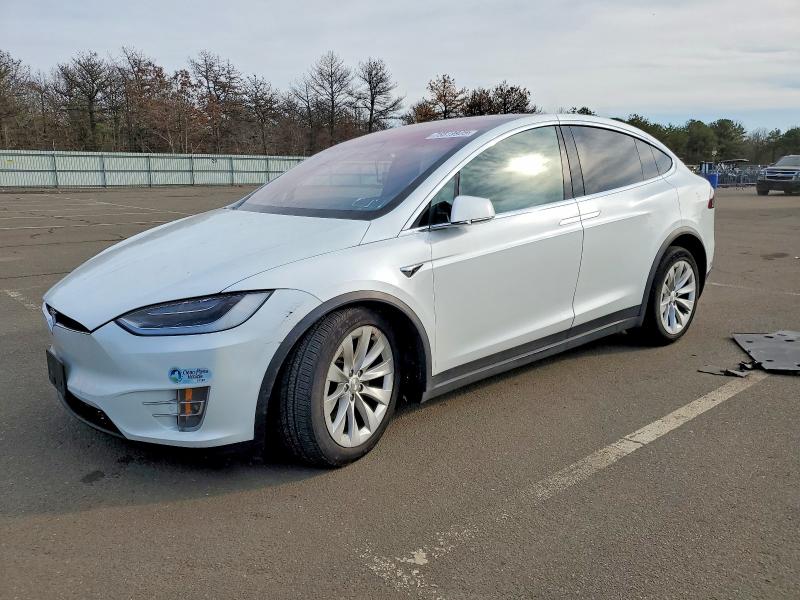 2018 TESLA MODEL X — VIN 5YJXCAE28JF137373
