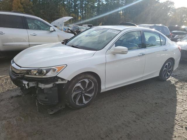 2017 HONDA ACCORD — VIN 1HGCR3F85HA035531