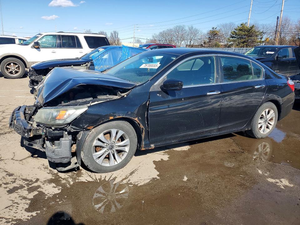 2015 HONDA ACCORD — VIN 1HGCR2F33FA008842