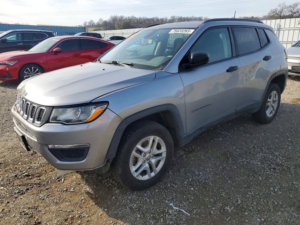 2018 JEEP COMPASS — VIN 3C4NJDAB3JT117585