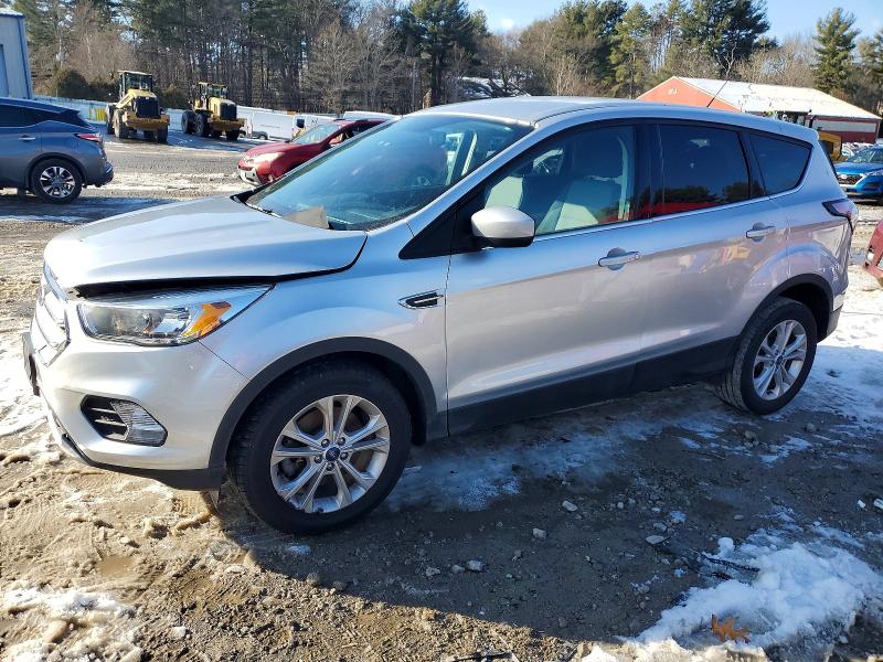 2017 FORD ESCAPE SE — VIN 1FMCU9GD3HUE81926