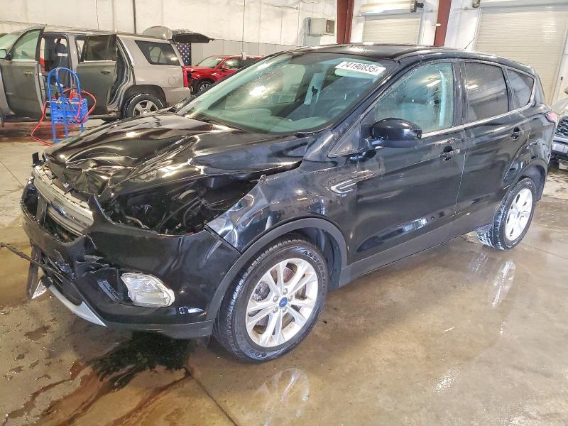2017 FORD ESCAPE SE — VIN 1FMCU9G98HUE36525