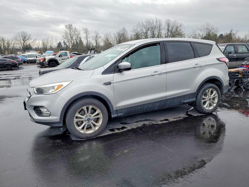 2017 FORD ESCAPE SE — VIN 1FMCU9GD8HUE49859