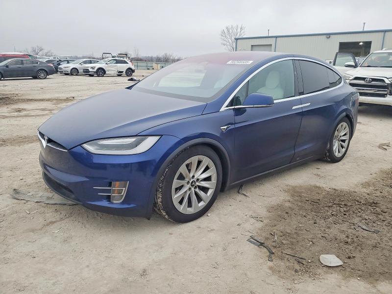 2017 TESLA MODEL X — VIN 5YJXCAE29HF044775