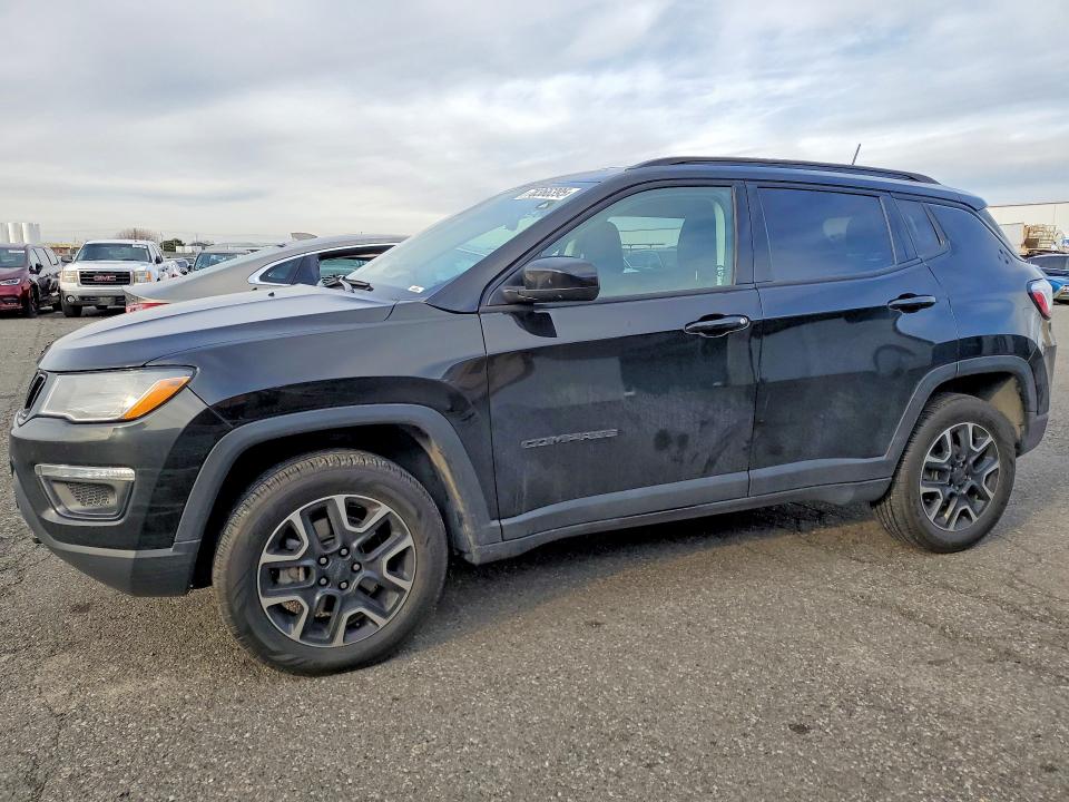 2020 JEEP COMPASS — VIN 3C4NJDAB1LT135103