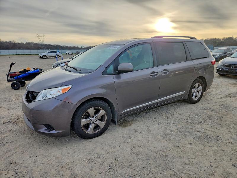 2016 TOYOTA SIENNA — VIN 5TDKK3DC8GS732974