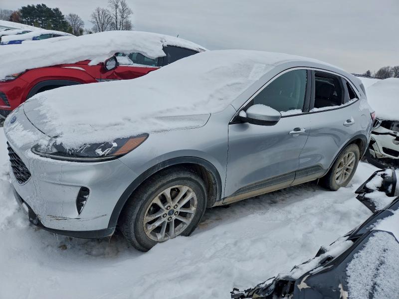 2020 FORD ESCAPE SE — VIN 1FMCU0G63LUB13011