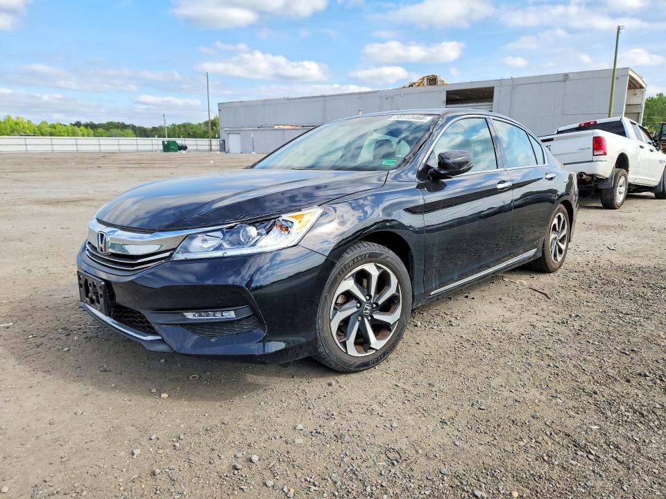 2017 HONDA ACCORD — VIN 1HGCR3F82HA028729