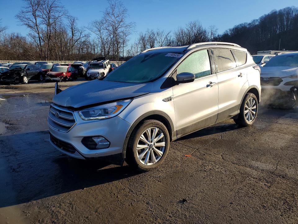 2018 FORD ESCAPE — VIN 1FMCU9J94JUC00923