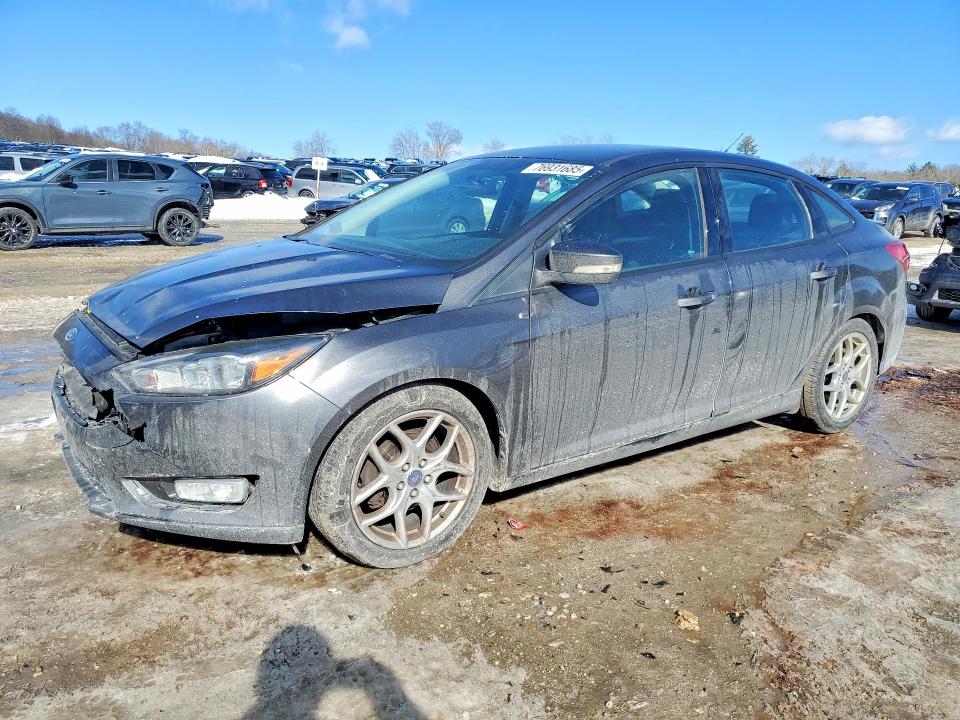2015 FORD FOCUS — VIN 1FADP3F24FL271261