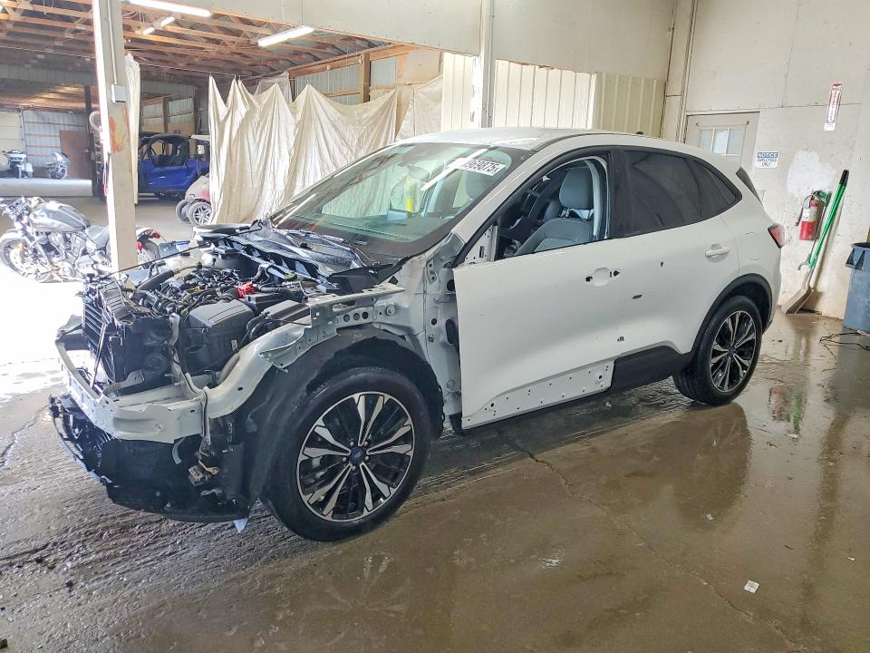 2022 FORD ESCAPE — VIN 1FMCU0G64NUB15692
