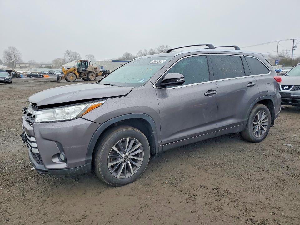 2018 TOYOTA HIGHLANDER — VIN 5TDJZRFH8JS896767