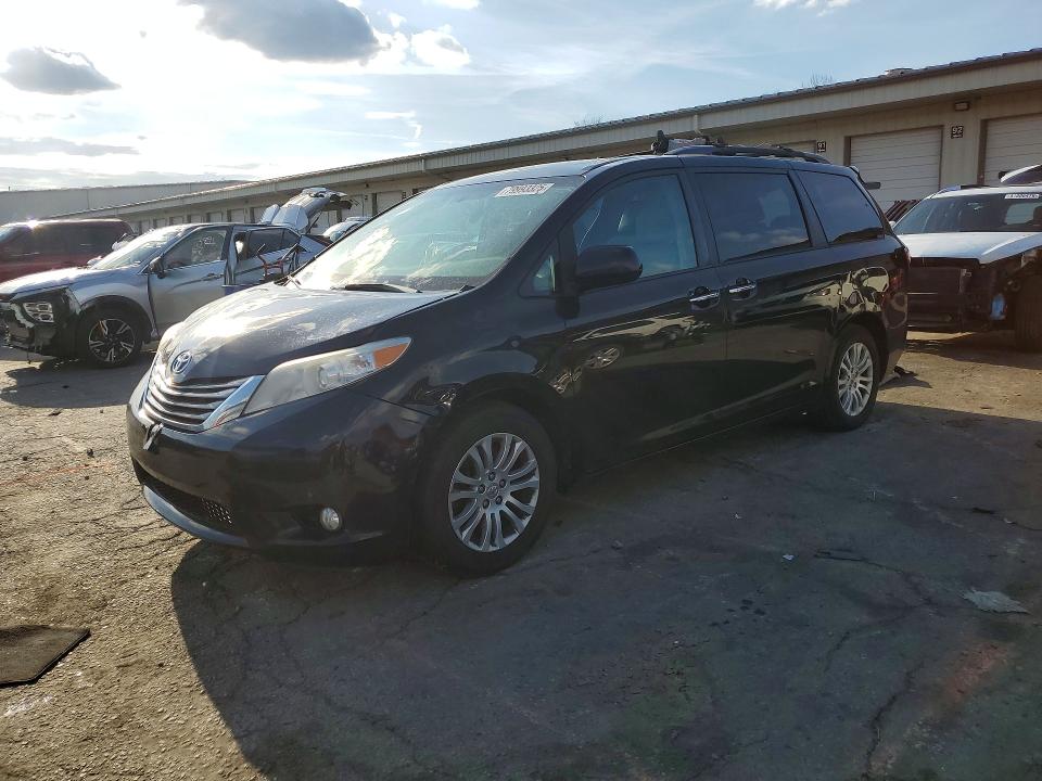 2017 TOYOTA SIENNA — VIN 5TDYZ3DC3HS832892