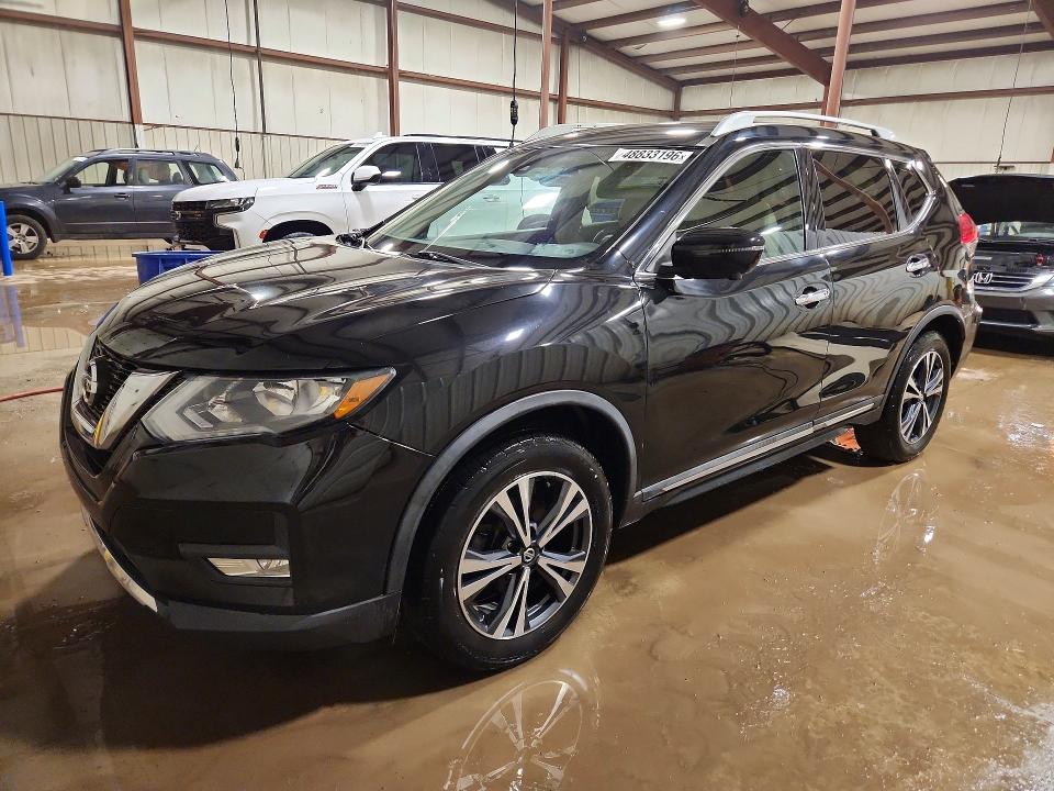 2017 NISSAN ROGUE — VIN 5N1AT2MV9HC770815