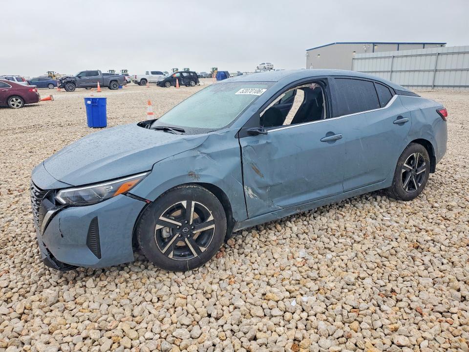 3N1AB8CV2RY210688