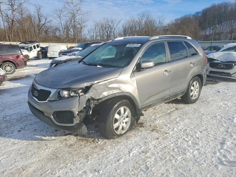 2013 KIA SORENTO LX — VIN 5XYKTDA29DG415549