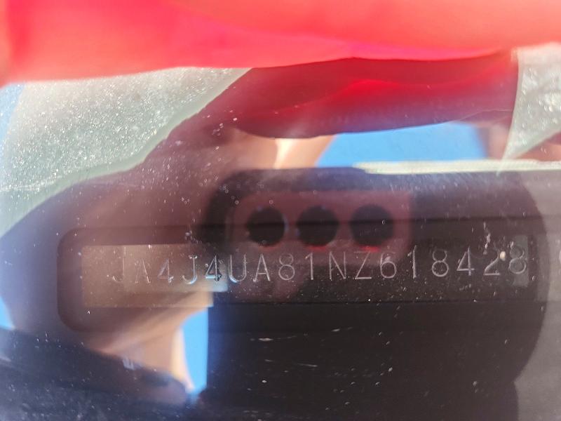 JA4J4UA81NZ618428