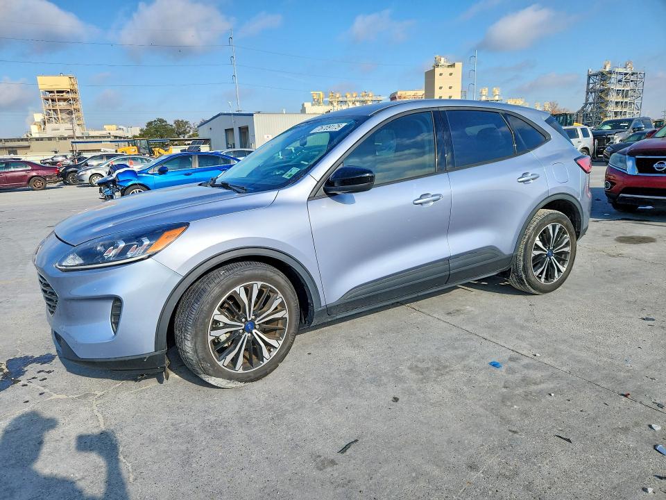 2022 FORD ESCAPE — VIN 1FMCU0G69NUB42614