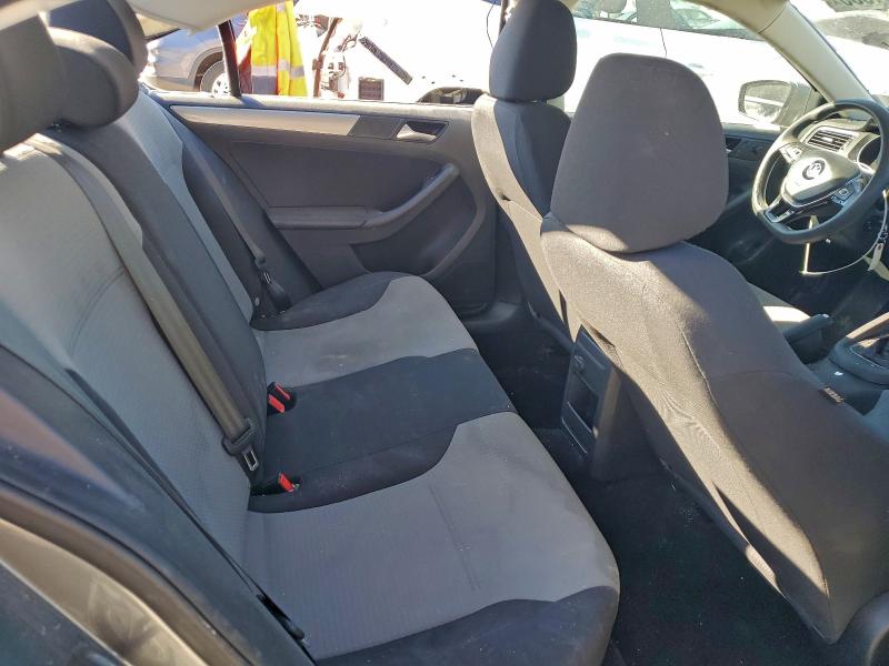 3VW2B7AJ0HM266711