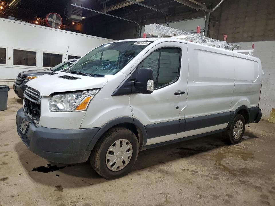 2016 FORD 250 — VIN 1FTYR1ZG1GKA31674