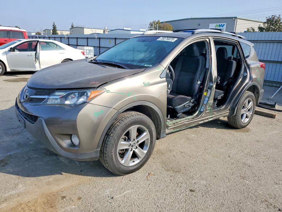 2015 TOYOTA RAV4 — VIN JTMRFREV6FD101057