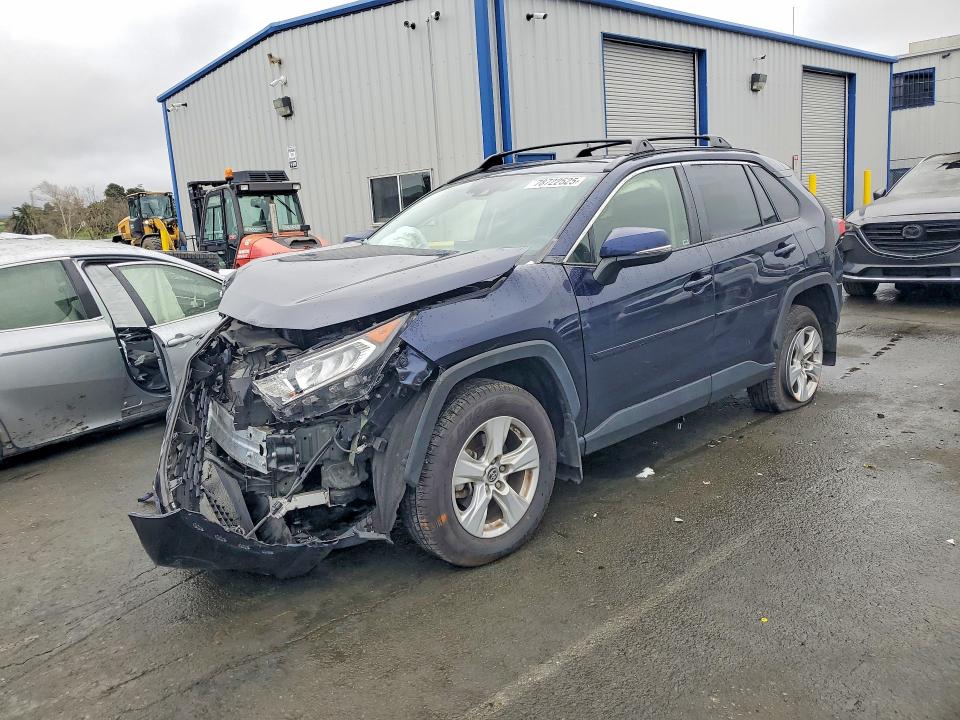 2019 TOYOTA RAV4 — VIN JTMP1RFV2KD043155