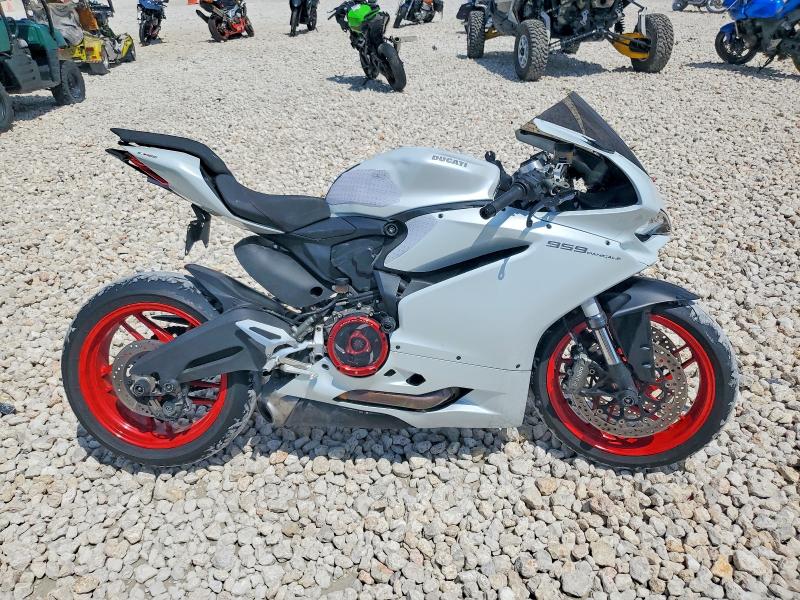 2019 DUCATI SUPERBIKE — VIN ZDM14B1W9KB010254
