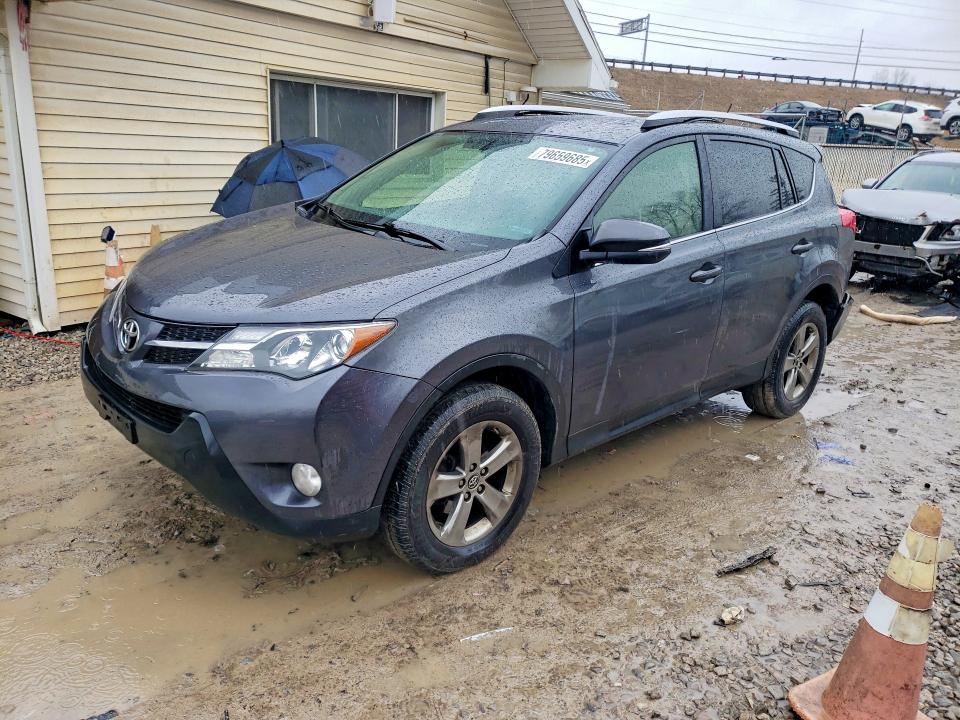 2015 TOYOTA RAV4 — VIN JTMRFREV0FD136919