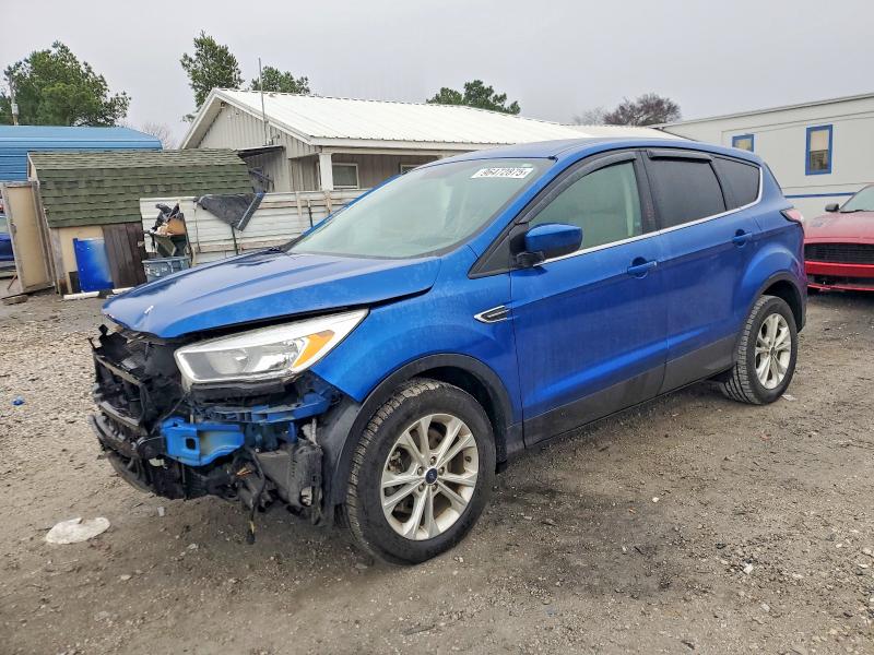 2017 FORD ESCAPE SE — VIN 1FMCU0G95HUE01632