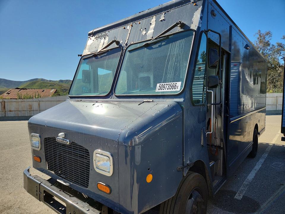 2020 FREIGHTLINER CHASSIS — VIN 4UZAC2EA2LCLZ6956