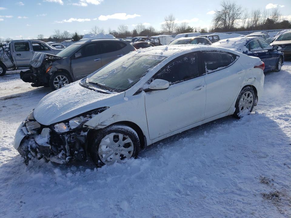 2015 HYUNDAI ELANTRA — VIN 5NPDH4AE8FH638830