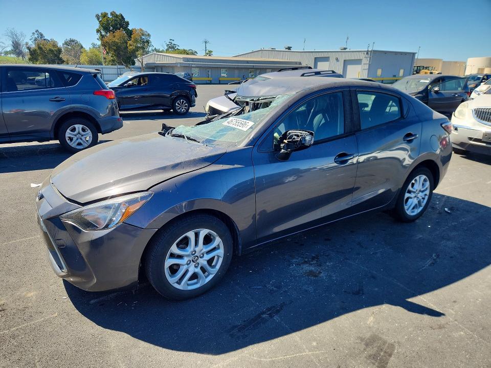2018 TOYOTA YARIS IA — VIN 3MYDLBYVXJY320312