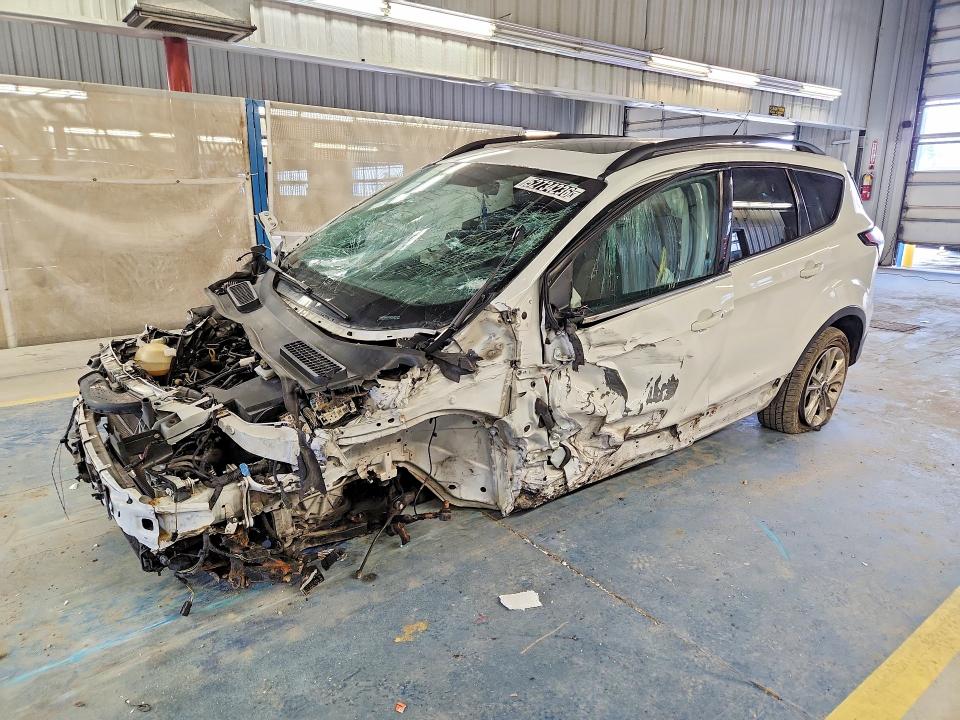 1FMCU0GD5JUA21104