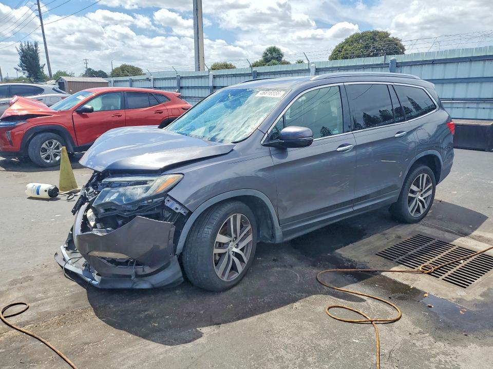 2017 HONDA PILOT — VIN 5FNYF6H03HB092369