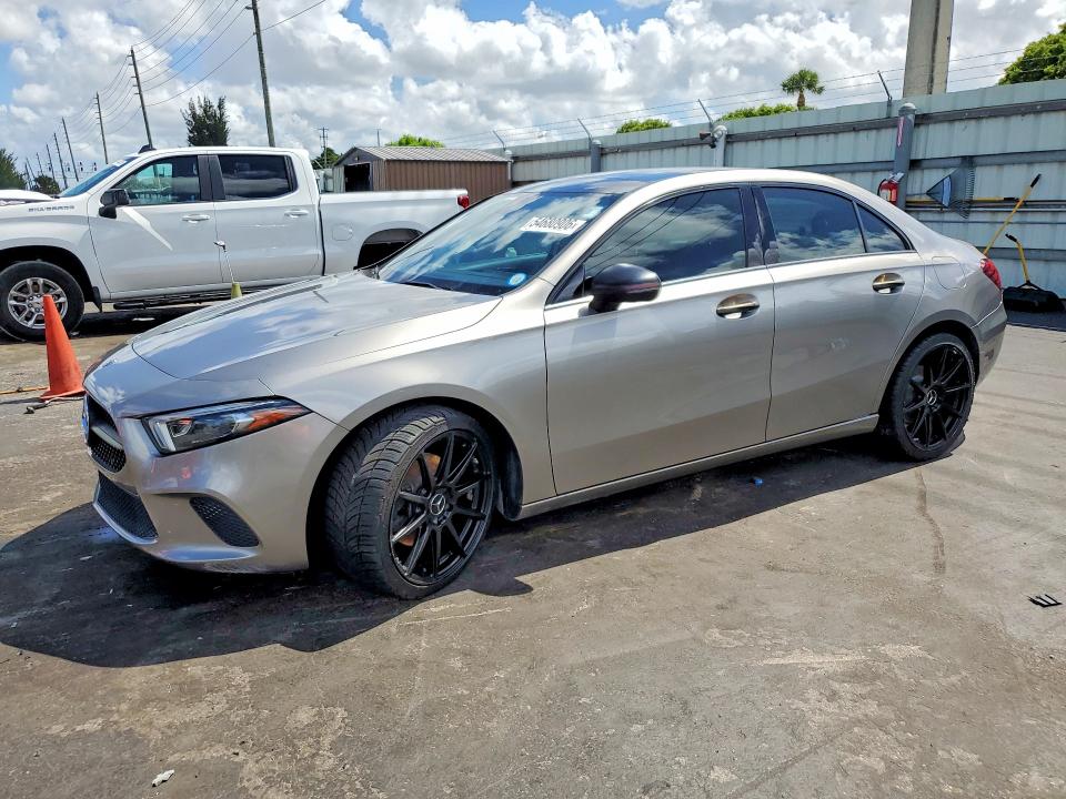 2019 MERCEDES-BENZ A — VIN WDD3G4EB4KW017528