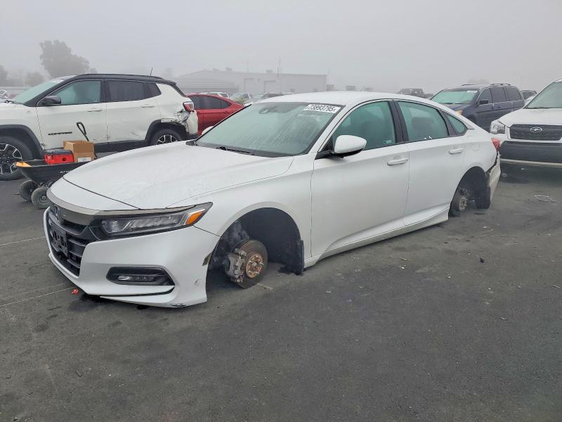 2018 HONDA ACCORD — VIN 1HGCV1F32JA239021